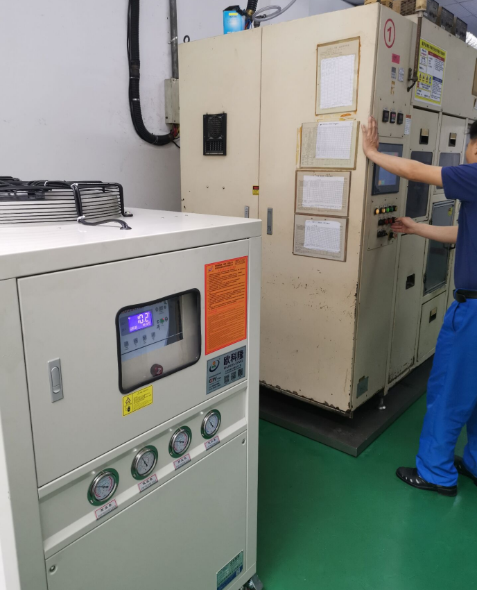 超聲波清洗機(jī)冷水機(jī)配套案例