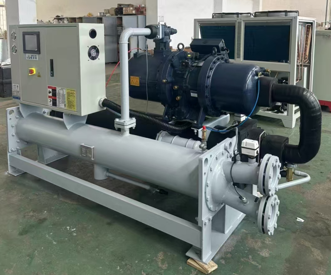 螺桿式冷水機應(yīng)用于化工行業(yè)